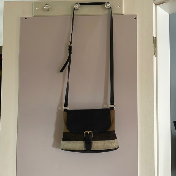 Beautiful Burberry crossbody bag - Picture 1 of 9